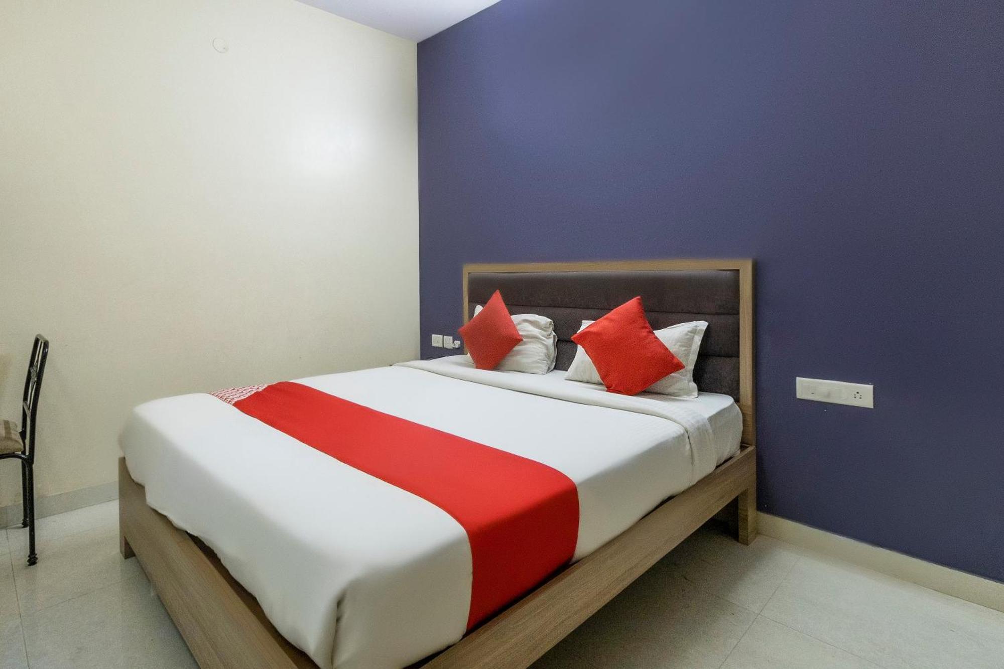 Hotel O Golden Inn Near Cubbon Park Бангалор Экстерьер фото